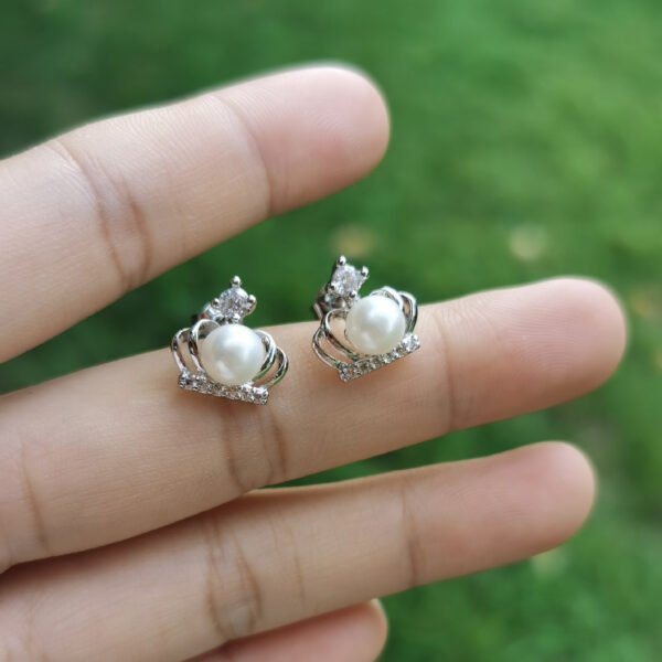 Freshwater Pearl Girls Earrings AA+ Lustrous Bread Beads Crown Shape Inlaid Zirconia Ladies Ear Stud Daily Jewelry Accessories - Image 2